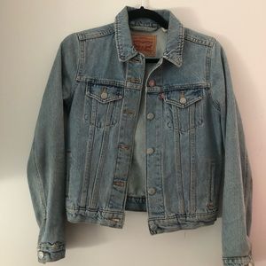 Levi’s | Denim Jacket | X-Small (LIKE NEW!)